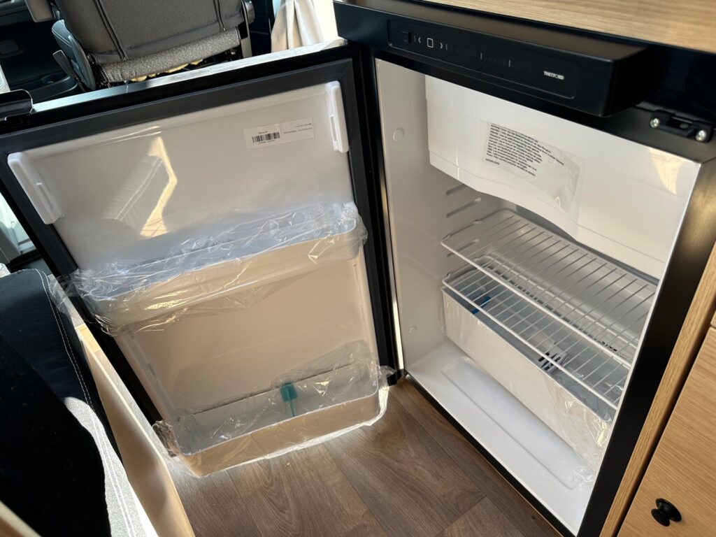 11 semintegrale compatto sunlight v66 letti gemelli-citroen