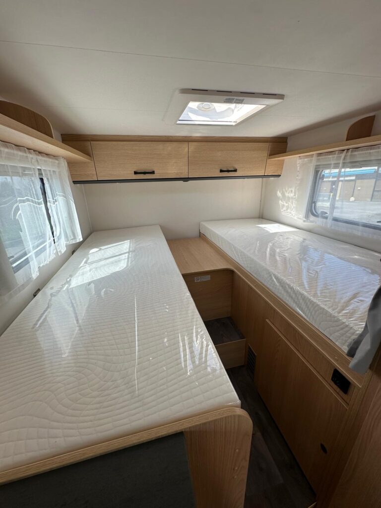 15 semintegrale compatto sunlight v66 letti gemelli-citroen