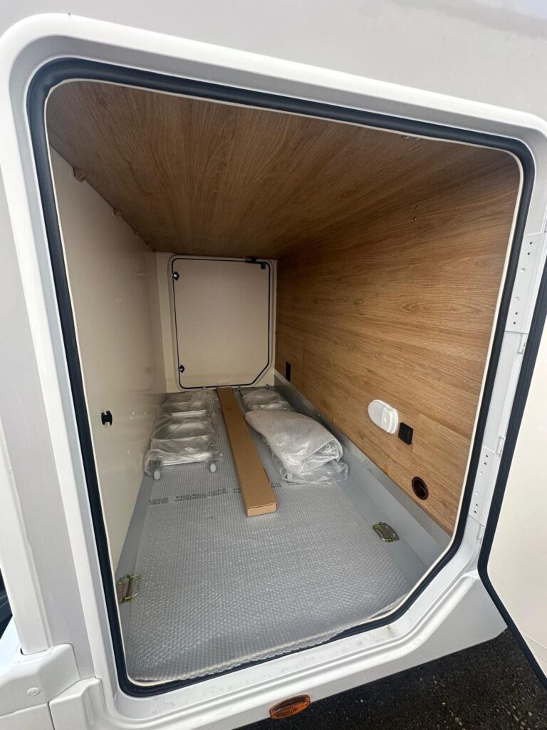 16 SEMINTEGRALE CI HORON 84 XT - LETTI GEMELLI -FORD