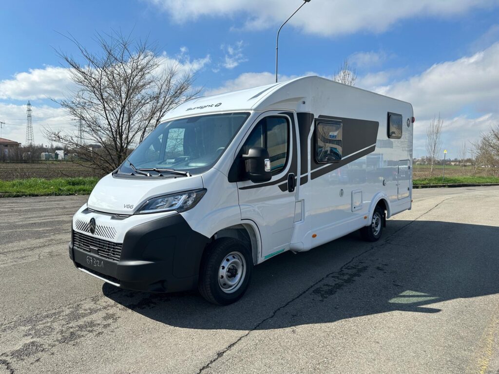 22 semintegrale compatto sunlight v66 letti gemelli-citroen