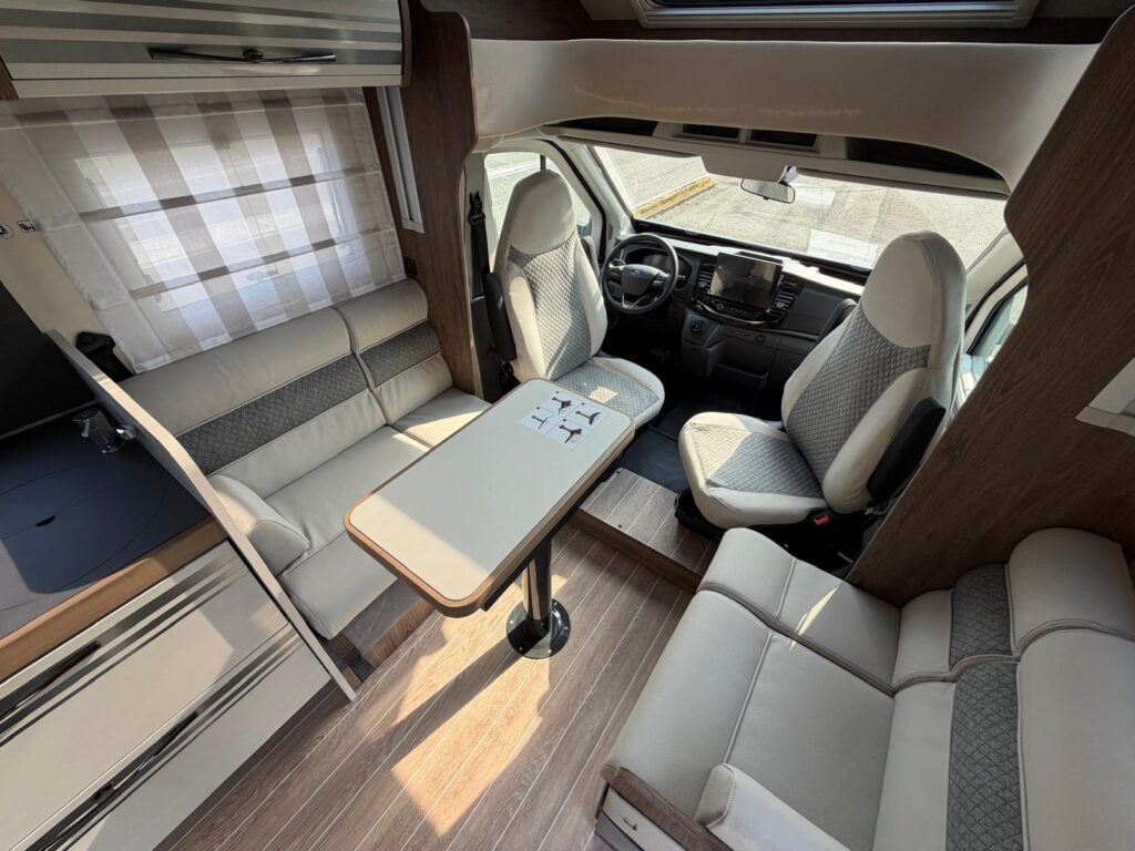 4 SEMINTEGRALE C.I. MAGIS 87 XT-FORD-165CV-LETTI GEMELLI-LETTO BASCULANTE