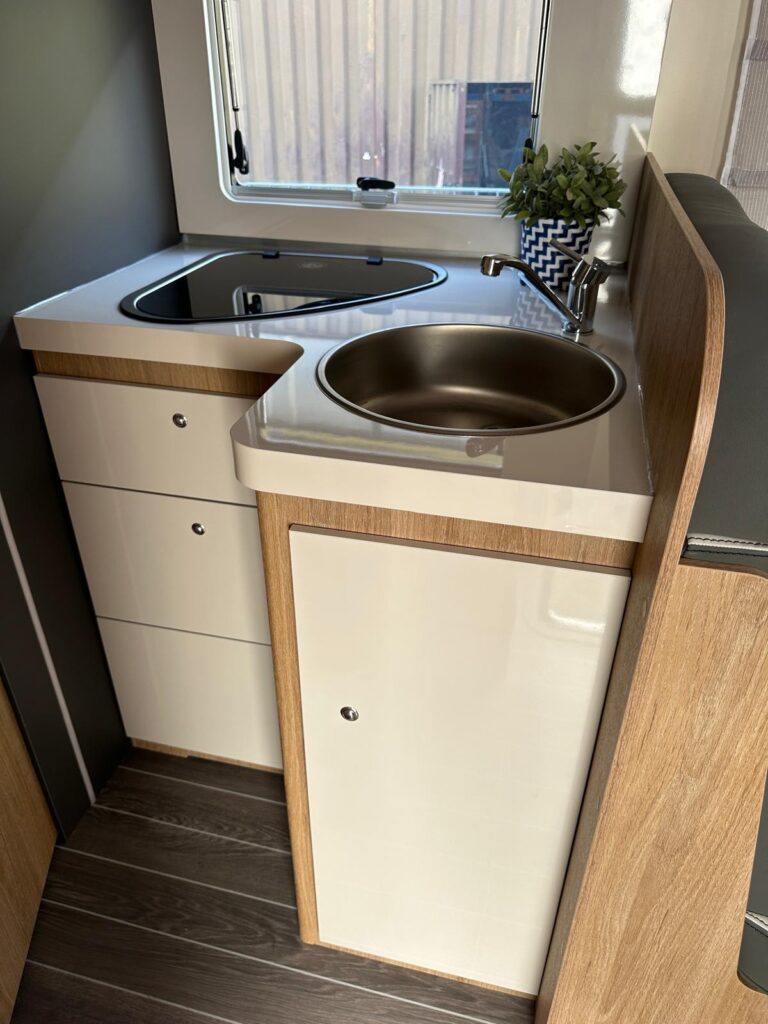 6 SEMINTEGRALE CI HORON 84 XT - LETTI GEMELLI -FORD