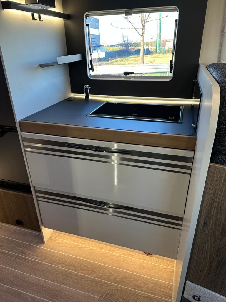 8 MAGIS 95 FIAT- 699 CM-LETTO BASCULANTE