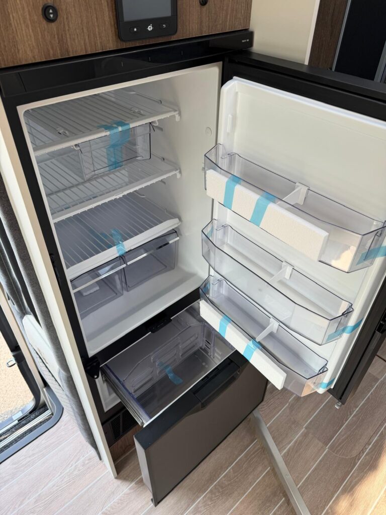 8 SEMINTEGRALE C.I. MAGIS 87 XT-FORD-165CV-LETTI GEMELLI-LETTO BASCULANTE