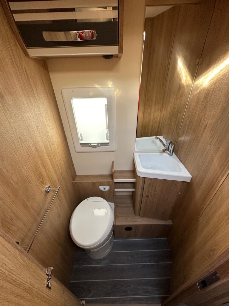 9 SEMINTEGRALE CI HORON 84 XT - LETTI GEMELLI -FORD