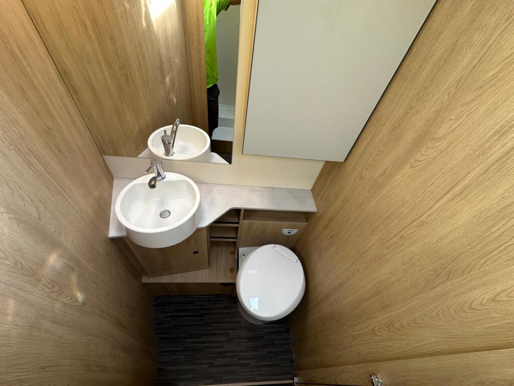 12 c.i. horon 87 xt-ford-modello 2026-letti gemelli