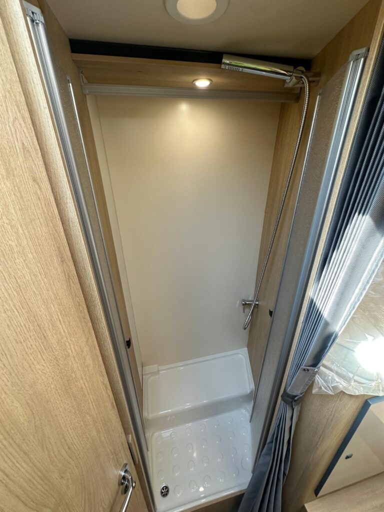 13 c.i. horon 87 xt-ford-modello 2026-letti gemelli