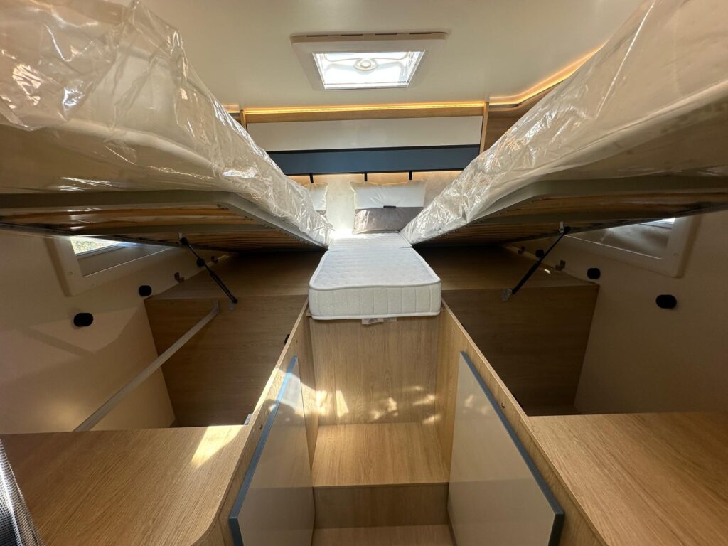 16 c.i. horon 87 xt-ford-modello 2026-letti gemelli