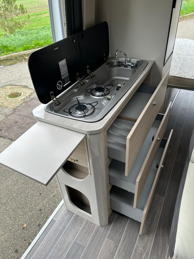 10 FURGONATO C.I KYROS 5 EVO LIMITED-FIAT