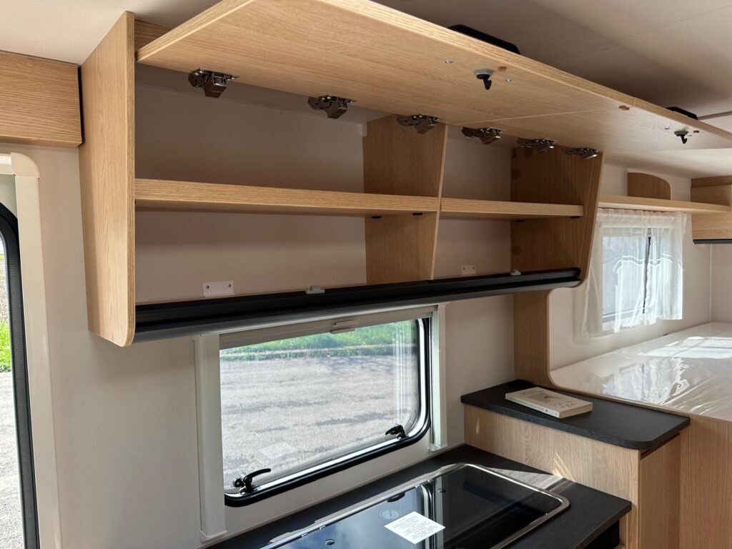 12 semintegrale compatto sunlight v66 letti gemelli-citroen