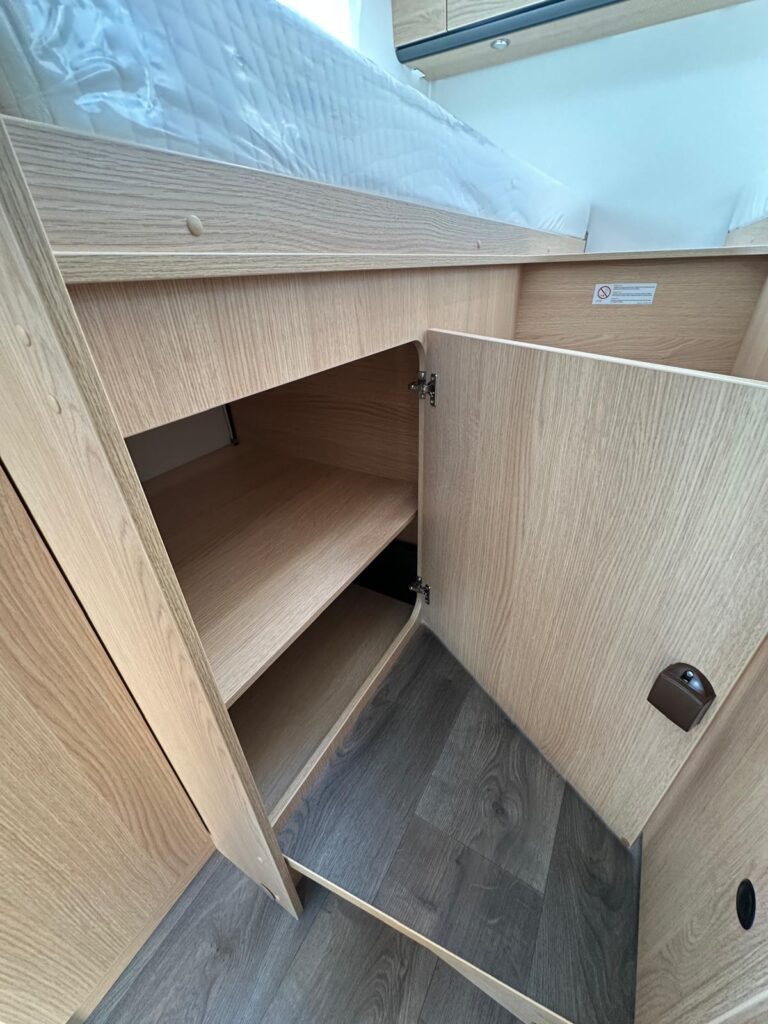 16 semintegrale compatto sunlight v66 letti gemelli-citroen