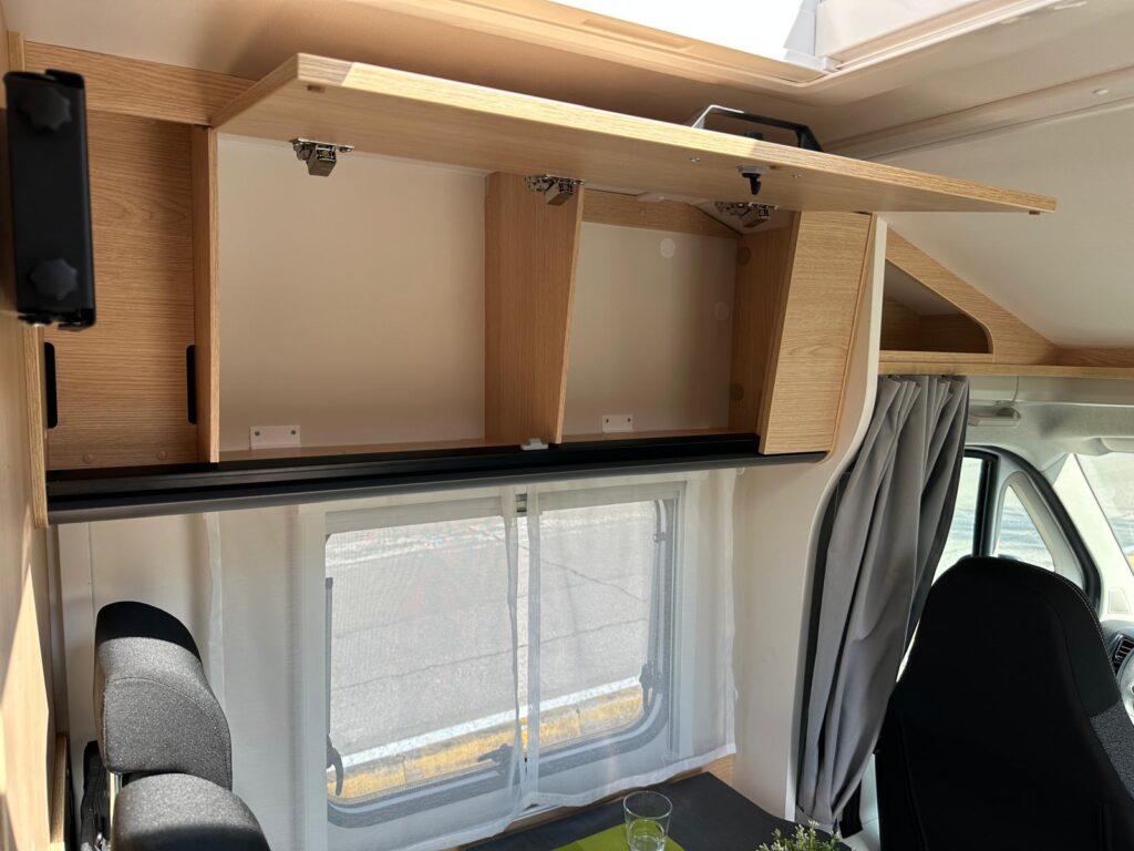 18 semintegrale compatto sunlight v66 letti gemelli-citroen