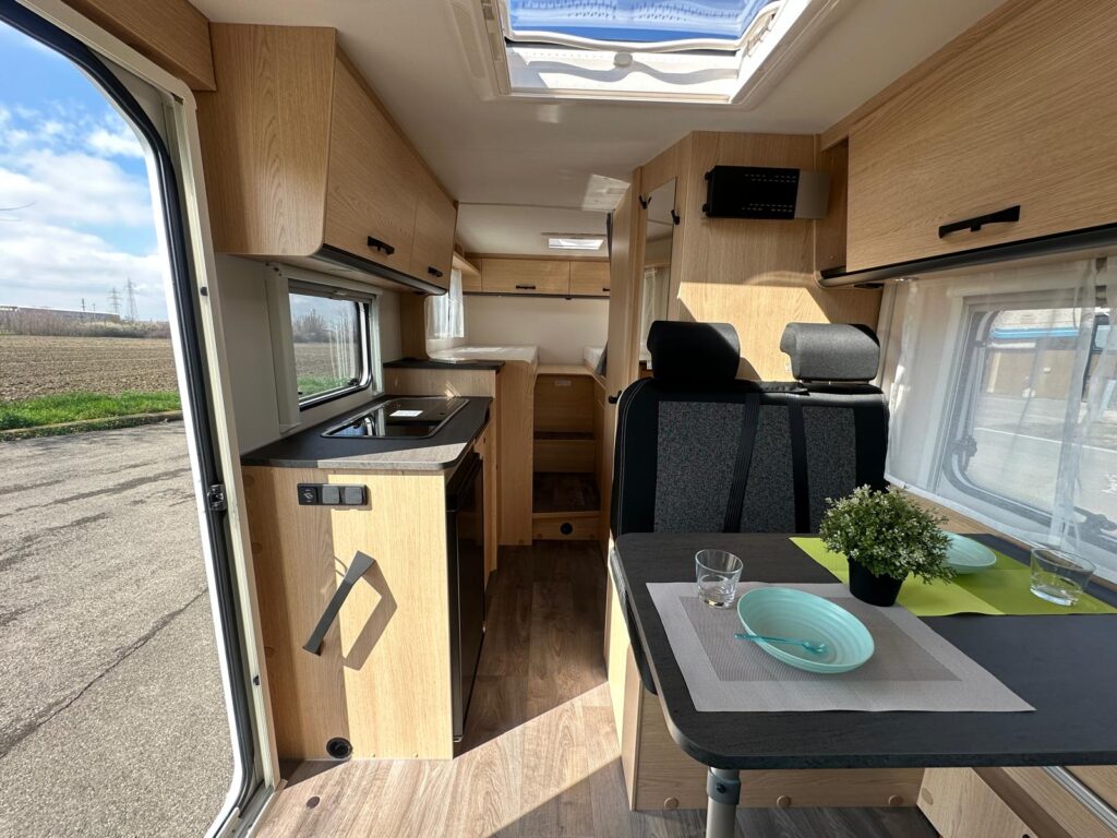 4 semintegrale compatto sunlight v66 letti gemelli-citroen