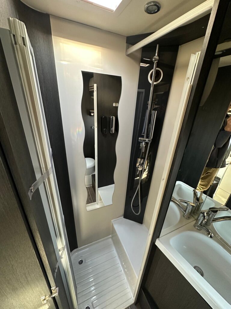 10 SEMINTEGRALE MAGIS 98 XT-CAMBIO AUTOMATICO-FORD-170 CV