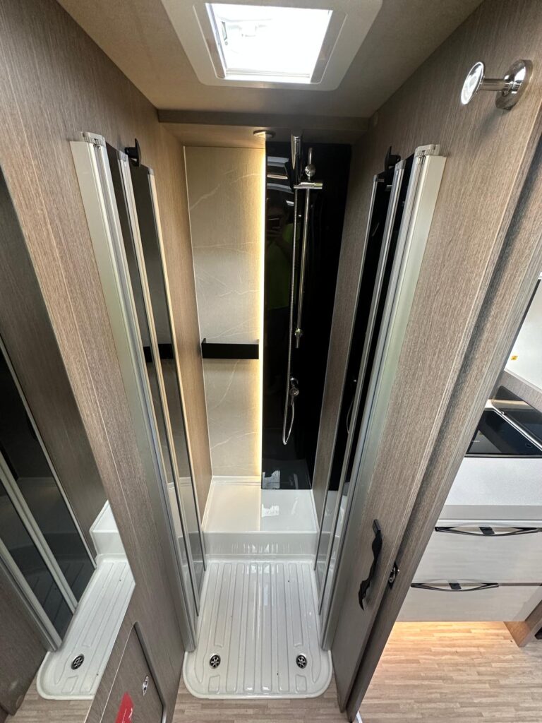 12 arca america compact c636ml-fiat-bagno grande