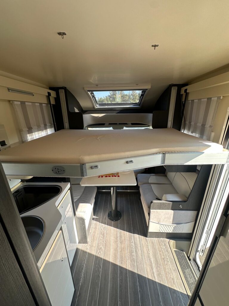 14 C.I. MAGIS 87 XT-FORD-170 CV- LETTI GEMELLI-LETTO BASCULANTE