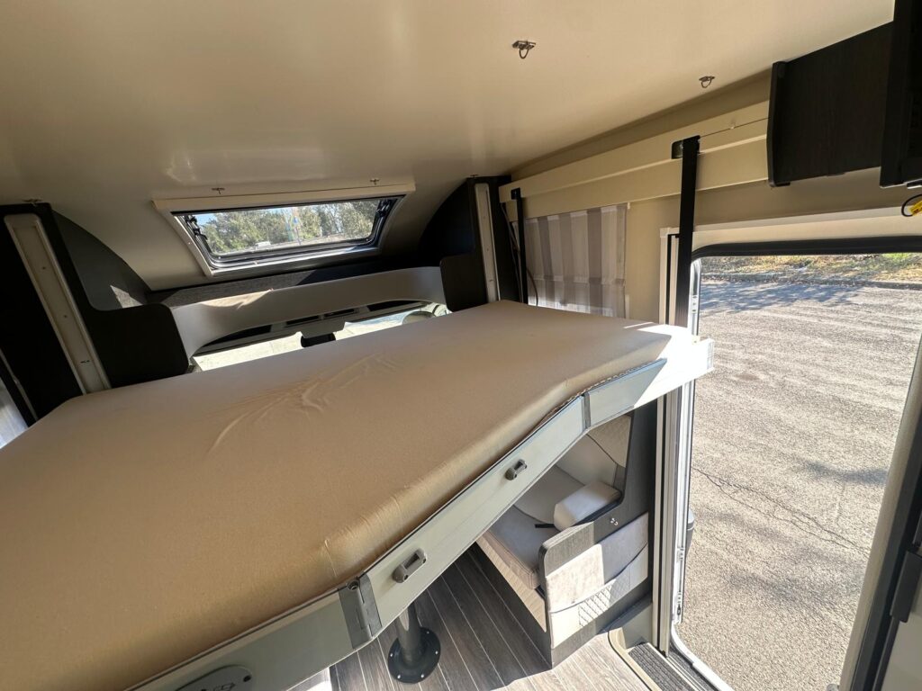 15 C.I. MAGIS 87 XT-FORD-170 CV- LETTI GEMELLI-LETTO BASCULANTE