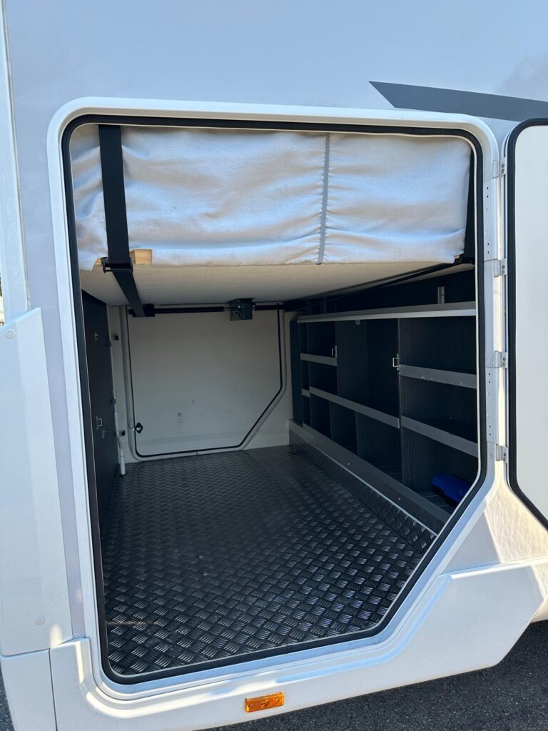 17 SEMINTEGRALE MAGIS 98 XT-CAMBIO AUTOMATICO-FORD-170 CV