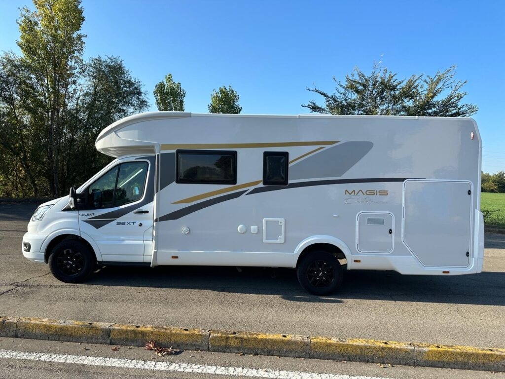 19 SEMINTEGRALE MAGIS 98 XT-CAMBIO AUTOMATICO-FORD-170 CV