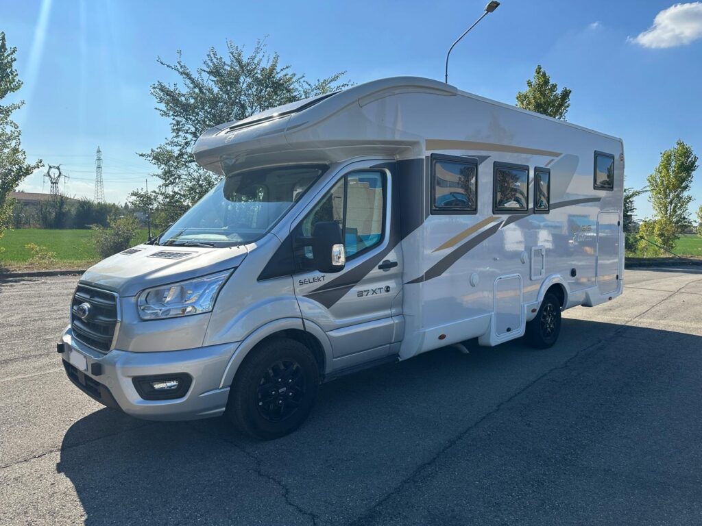 20 C.I. MAGIS 87 XT-FORD-170 CV- LETTI GEMELLI-LETTO BASCULANTE