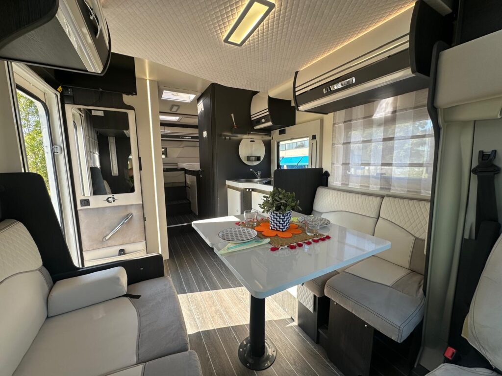 6 C.I. MAGIS 87 XT-FORD-170 CV- LETTI GEMELLI-LETTO BASCULANTE