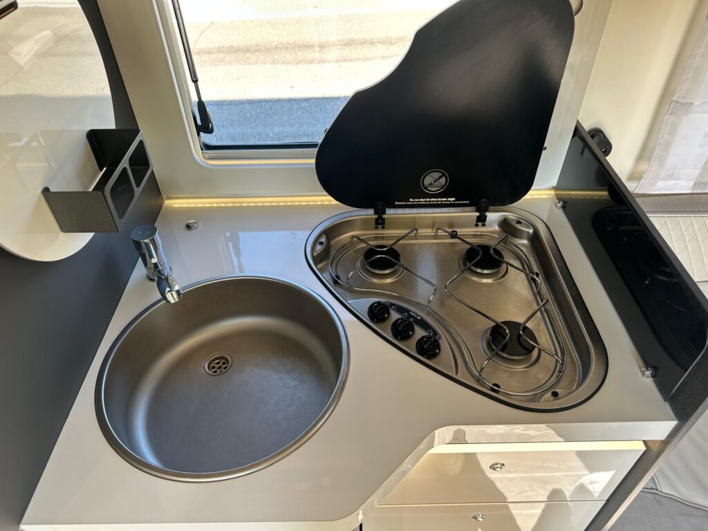 9A C.I. MAGIS 87 XT-FORD-170 CV- LETTI GEMELLI-LETTO BASCULANTE