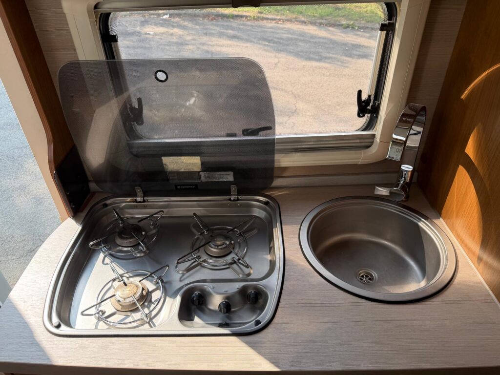 10 knaus motorhome compatto-fiat-letti a castello-letto basculante