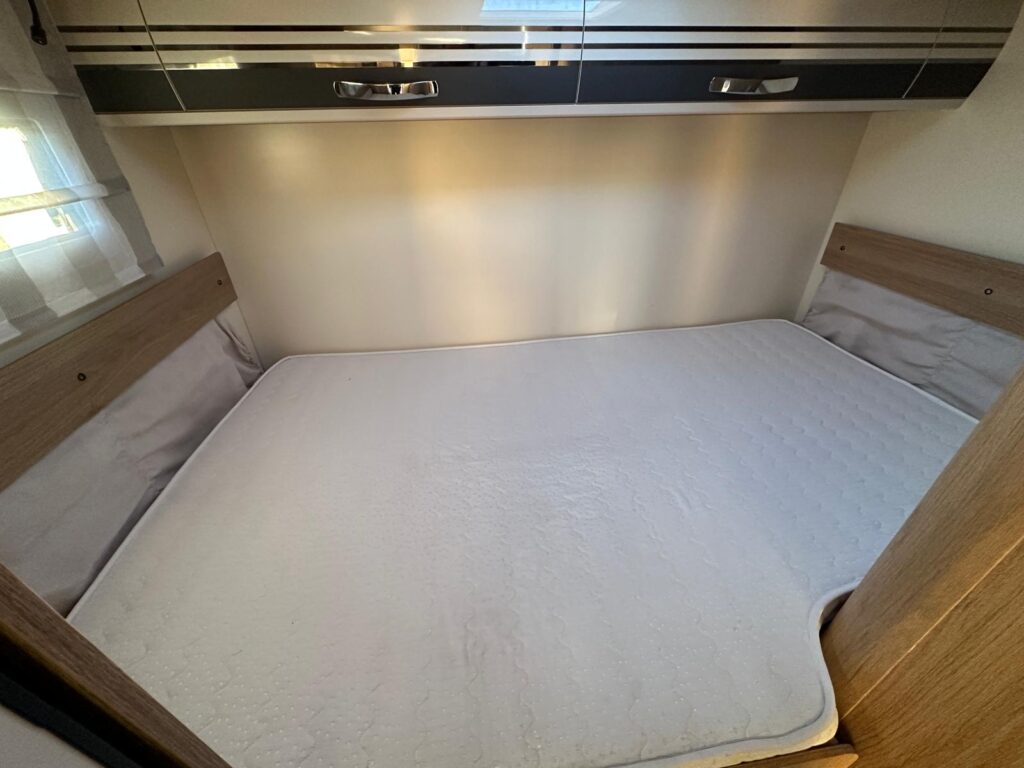 11 mansardato horon 95 m-ford-letto matrimoniale