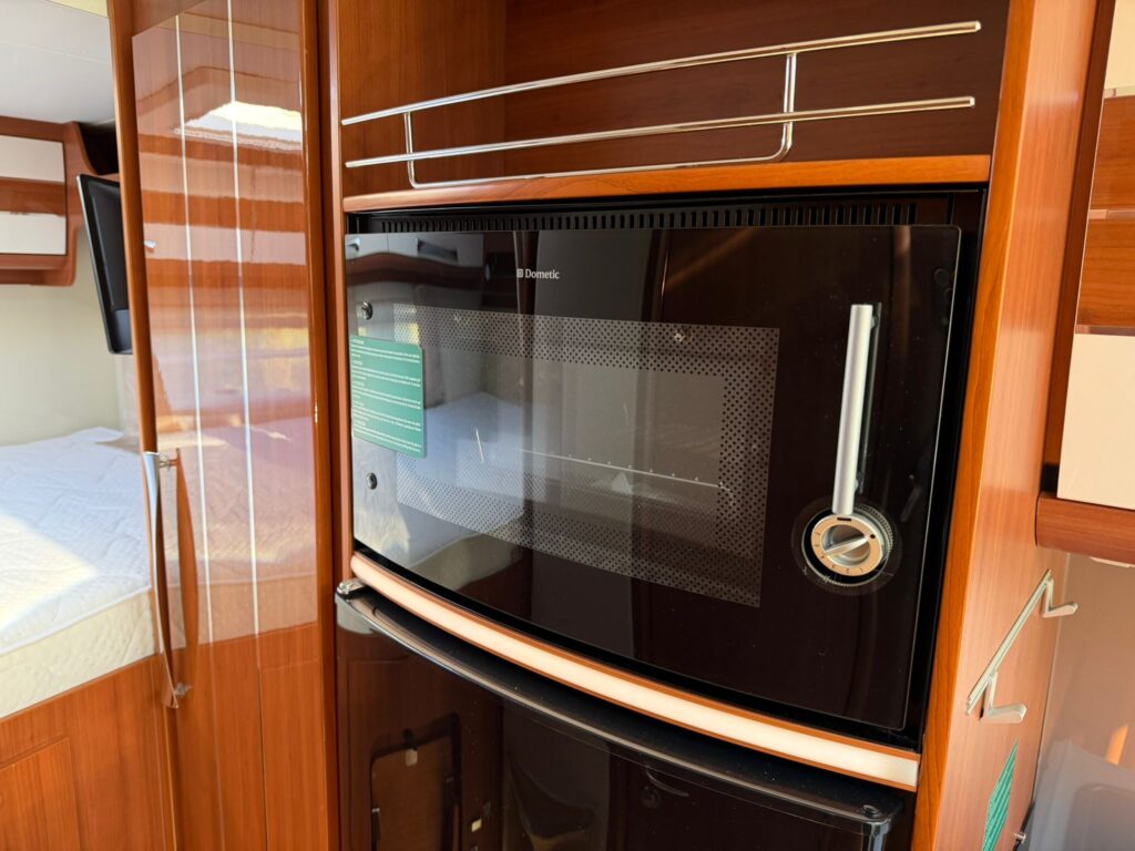 11b motorhome mobilvetta technoline i87-fiat-cambio automatico-letto matrimoniale