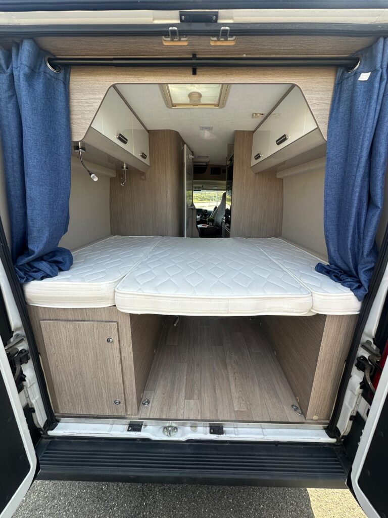 12 furgonato chausson twist v594-fiat-letto matrimoniale