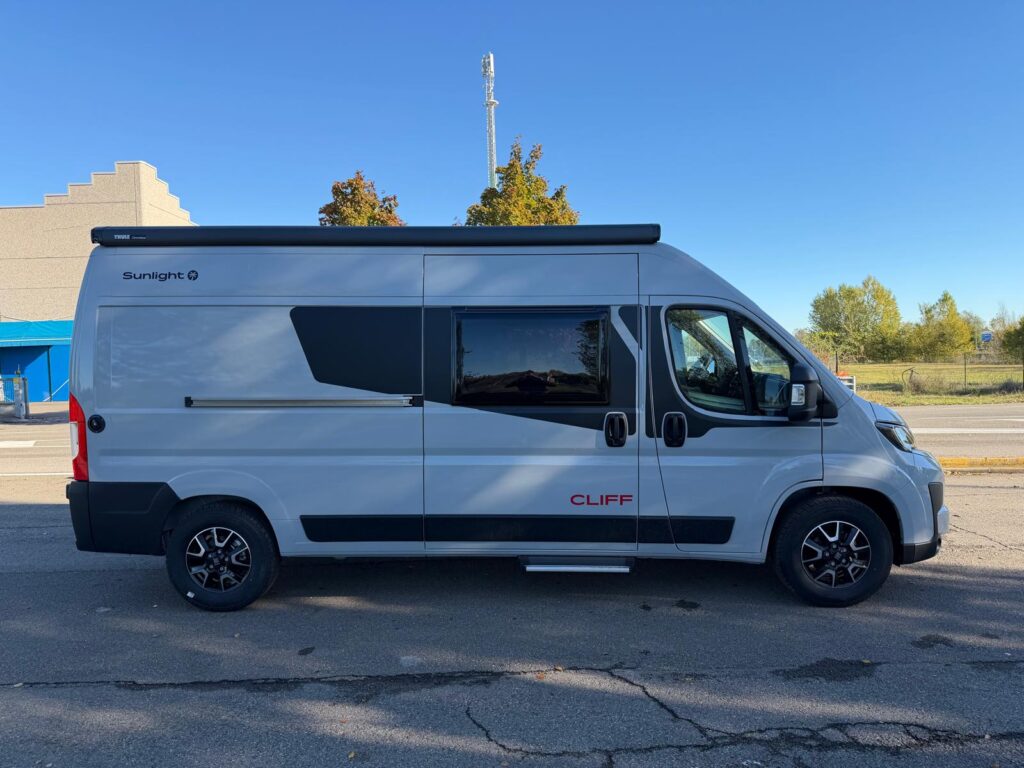 2 furgonato sunlight cliff 600 adventure edition-fiat