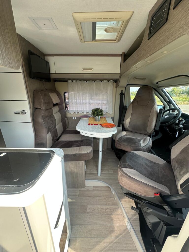 4 furgonato chausson twist v594-fiat-letto matrimoniale