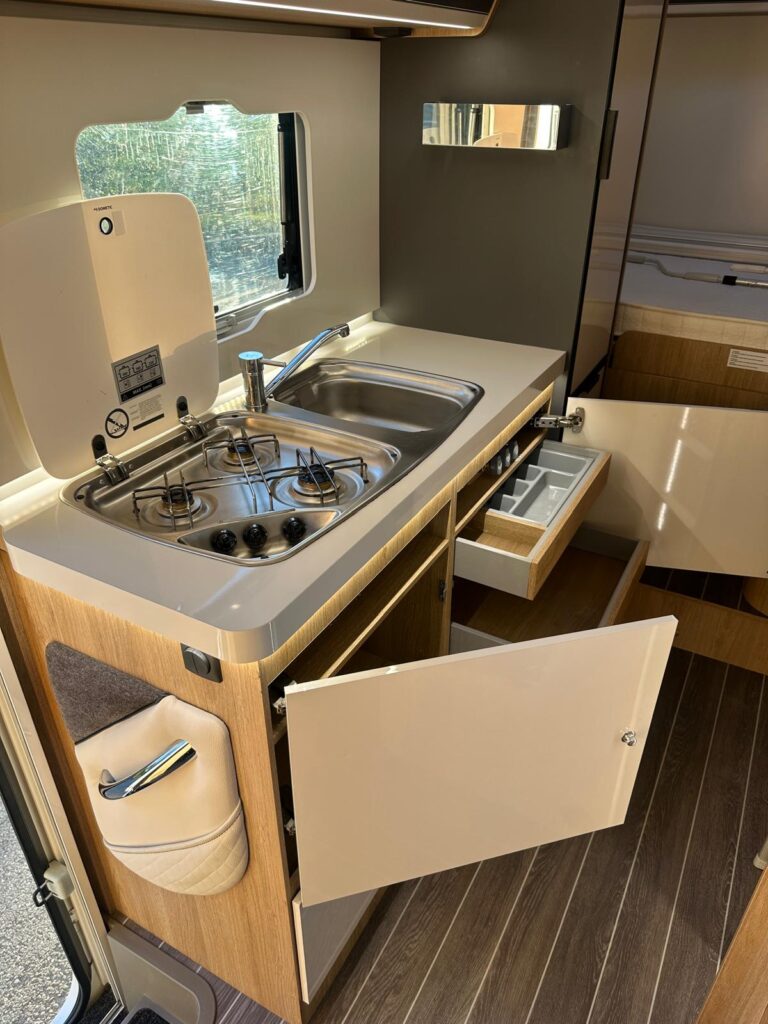 5 mansardato horon 95 m-ford-letto matrimoniale