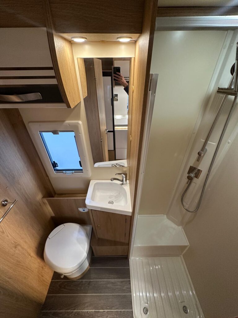 7 mansardato horon 95 m-ford-letto matrimoniale