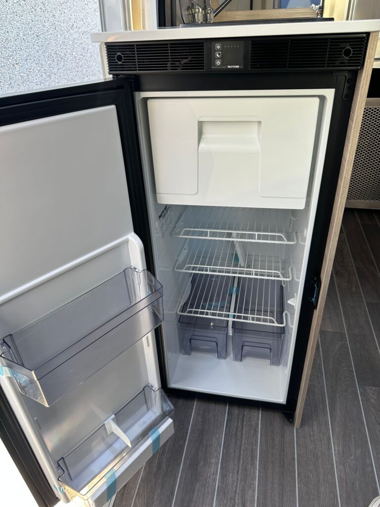 8 furgonato c.i. kyros 2 go-citroen jumper 2.2.140 cv-letto matrimoniale