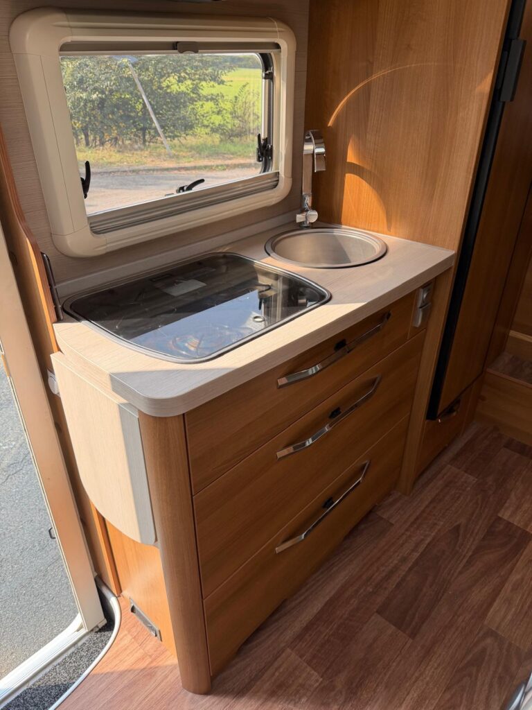 8 knaus motorhome compatto-fiat-letti a castello-letto basculante