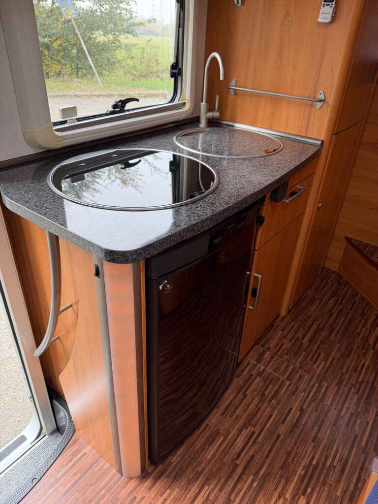 8 semintegrale hymer tramp 616 sl- renault-garage