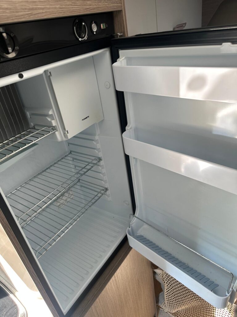 9 furgonato chausson twist v594-fiat-letto matrimoniale