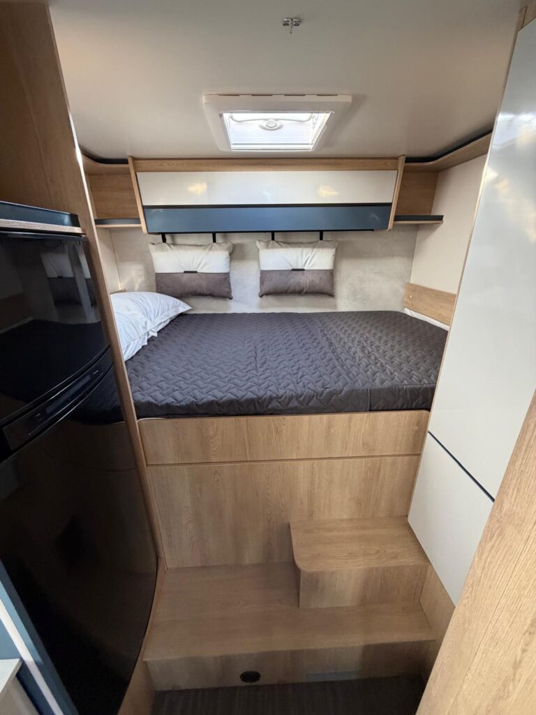 11 semintegrale c.i. horon 98-ford-letto matrimoniale.letto basculante-165 cv