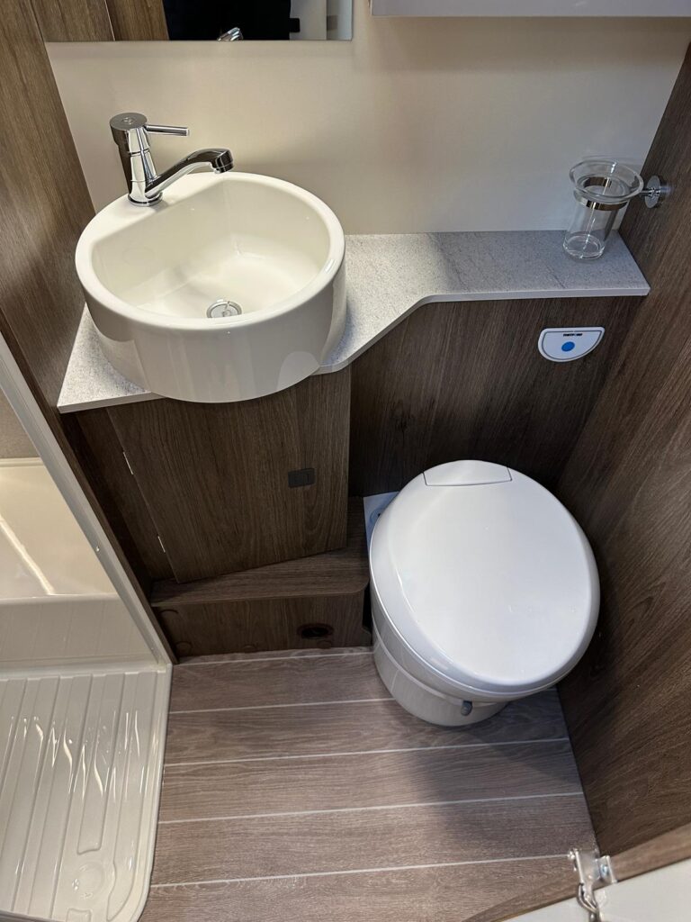 13 MAGIS 95 FIAT- 699 CM-LETTO BASCULANTE