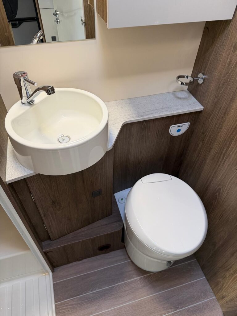 13 semintegrale c.i. magis 95 xt -fiat-letto matrimoniale-letto basculante