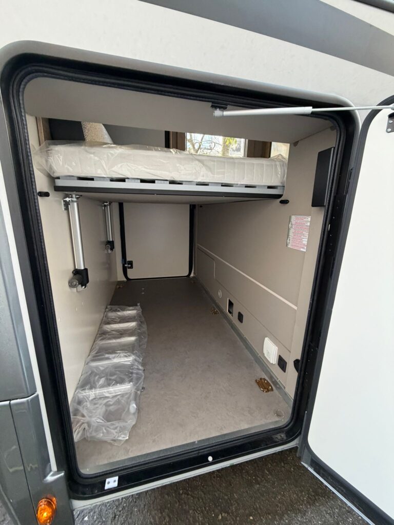 16motorhome arca america new deal h740glg-fiat