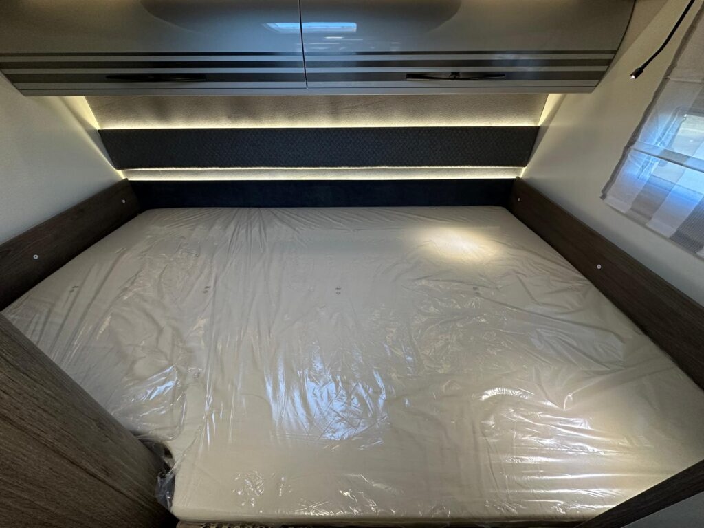 18 MAGIS 95 FIAT- 699 CM-LETTO BASCULANTE