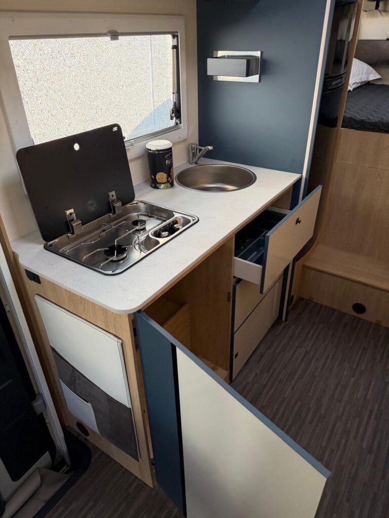 6 semintegrale c.i. horon 98-ford-letto matrimoniale.letto basculante-165 cv