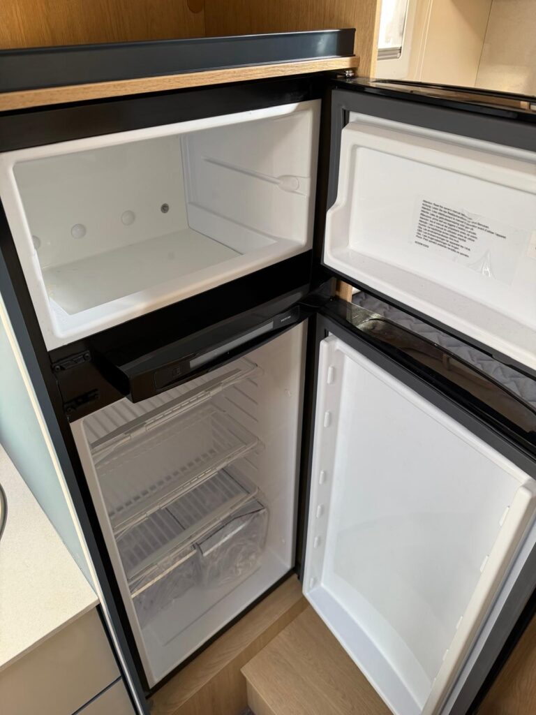 7 semintegrale c.i. horon 98-ford-letto matrimoniale.letto basculante-165 cv