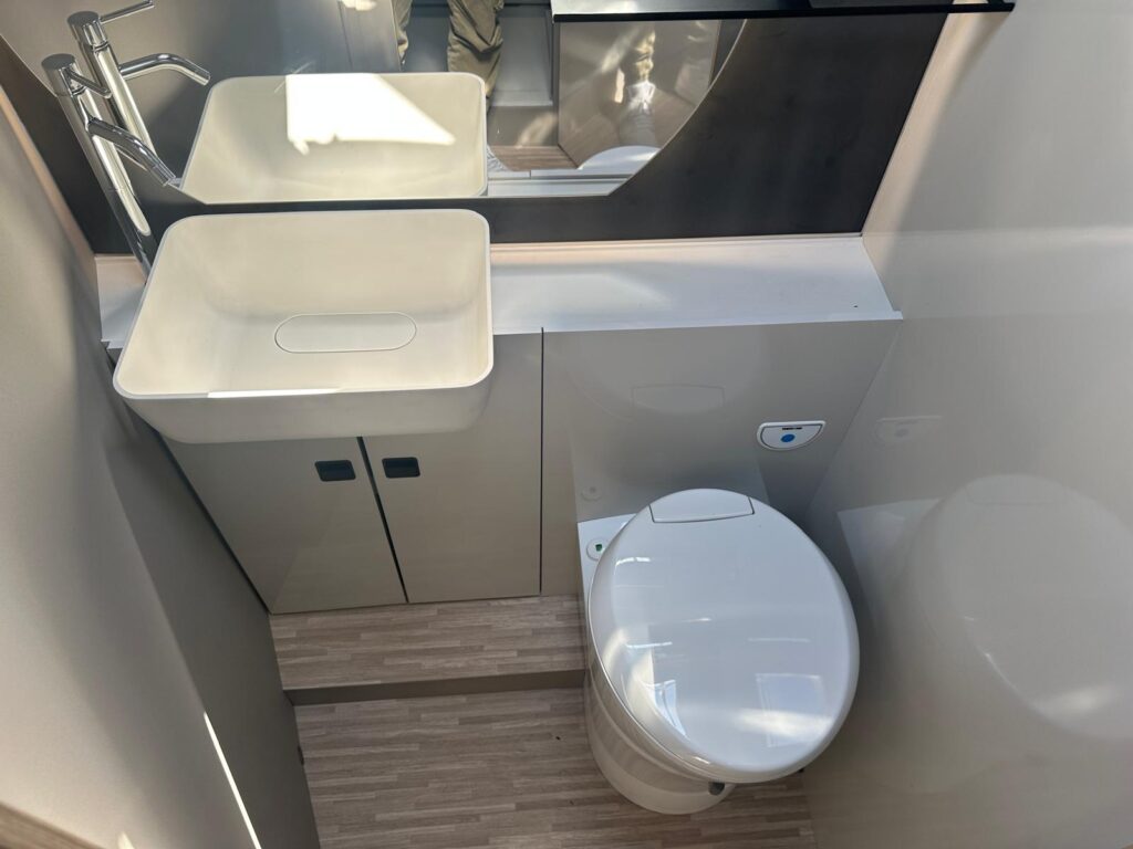 9 motorhome arca america new deal h740glg-fiat