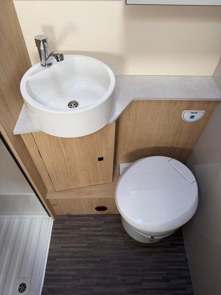 9 semintegrale c.i. horon 98-ford-letto matrimoniale.letto basculante-165 cv