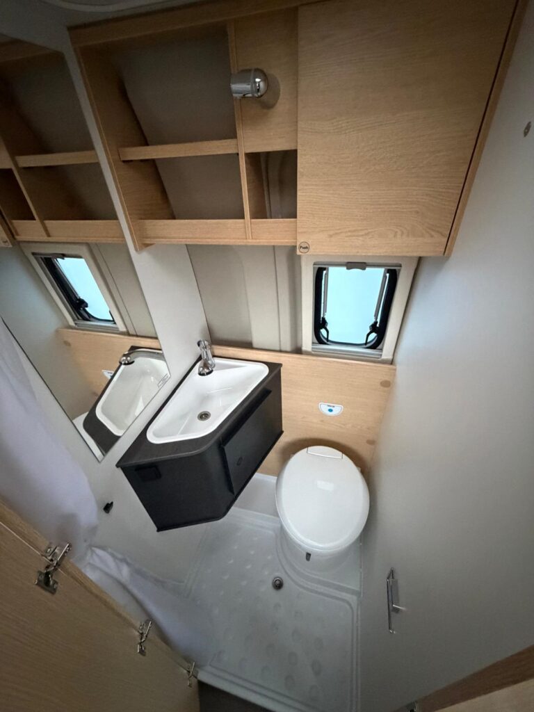 11 furgonato sunlight cliff 540-pegeaut-140cv