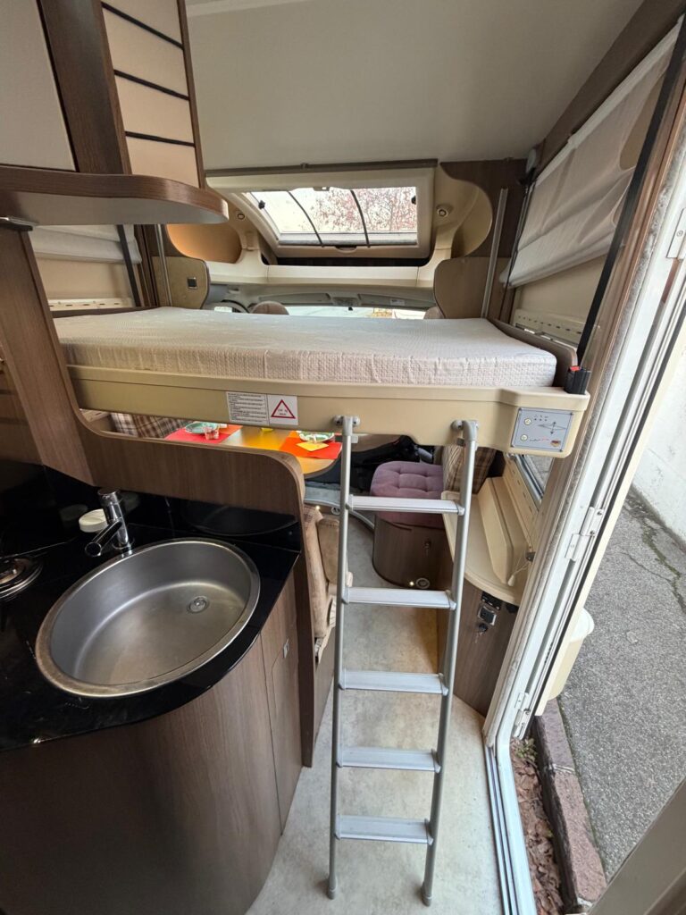 15 SEMINTEGRALE CHALLENGER PRIUM XS-FIAT-LETTO BASCULANTE-599CM