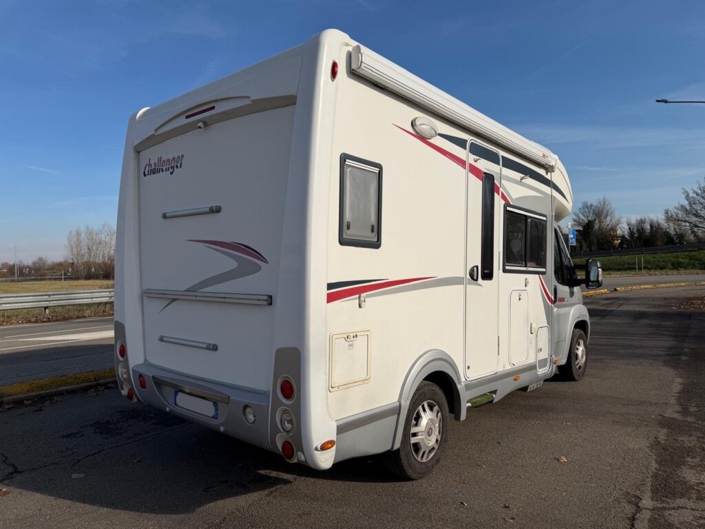 18 SEMINTEGRALE CHALLENGER PRIUM XS-FIAT-LETTO BASCULANTE-599CM